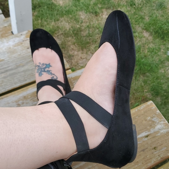 Black suede flats - Picture 2 of 7